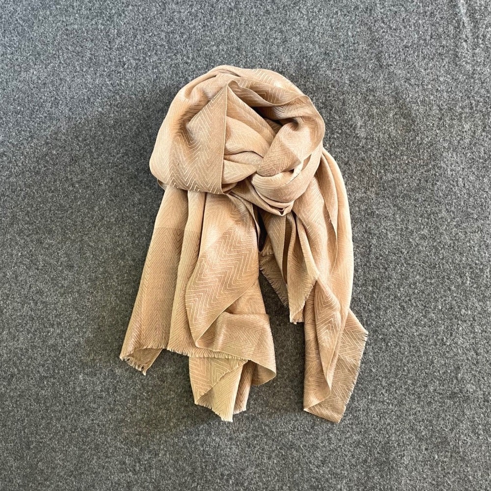 Featherweight Wool‎ Scarf